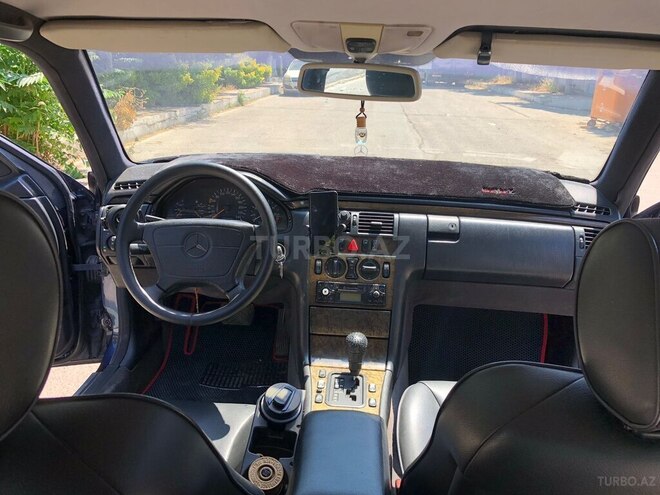 Mercedes E 280-15