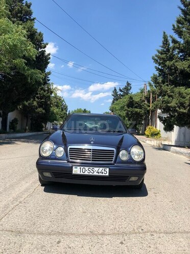 Mercedes E 280-10