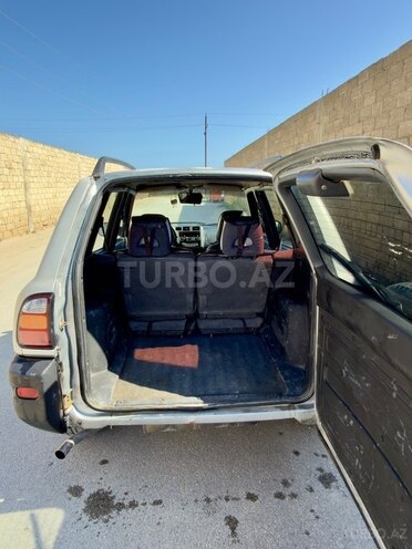 Toyota RAV4-4