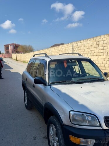 Toyota RAV4-11