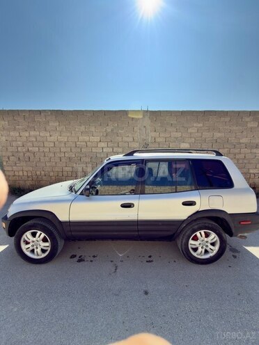 Toyota RAV4-7