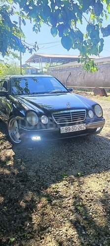 Mercedes E 320-4