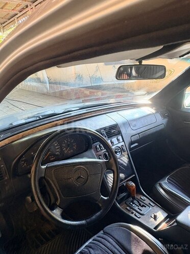 Mercedes C 180-6
