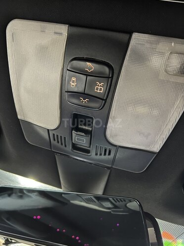 Mercedes E 240-17