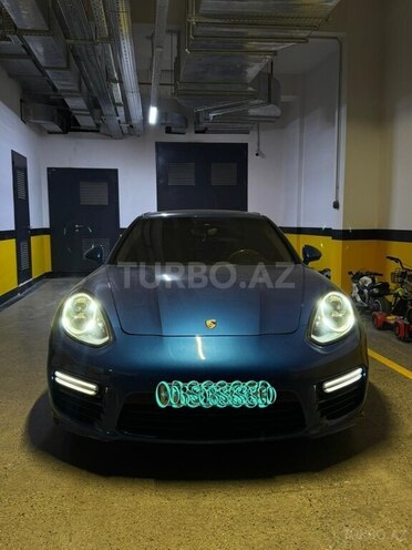 Porsche Panamera GTS-1