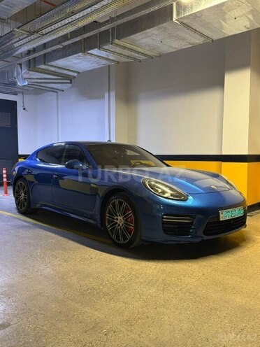 Porsche Panamera GTS-2
