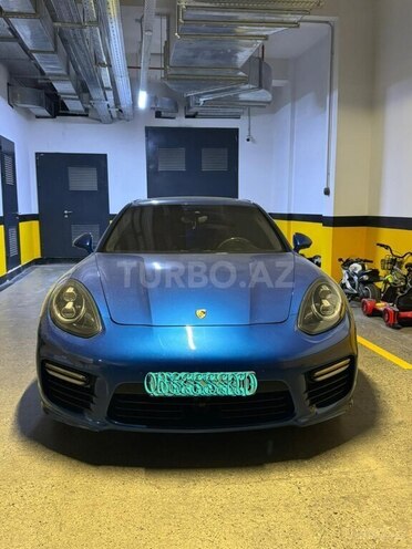 Porsche Panamera GTS-4