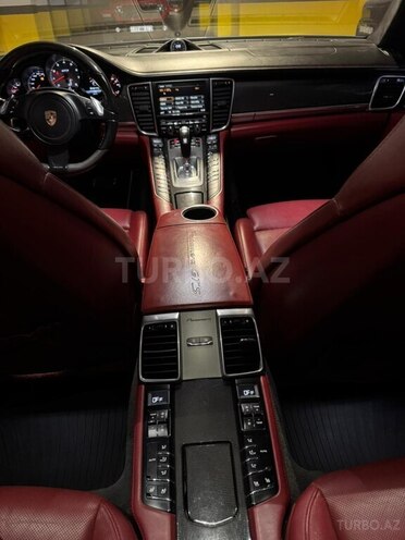 Porsche Panamera GTS-11