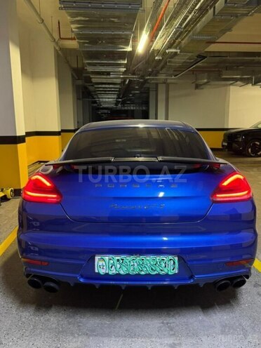 Porsche Panamera GTS-9