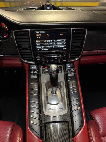 Porsche Panamera GTS-10
