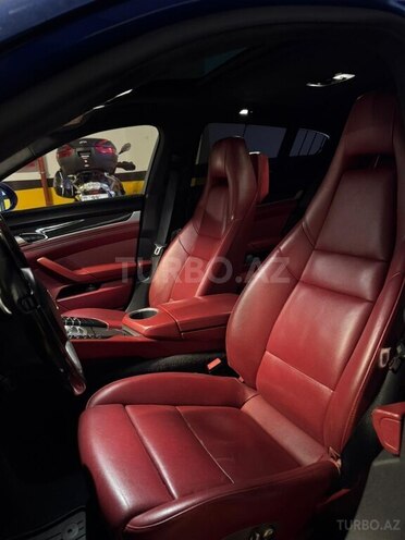 Porsche Panamera GTS-8