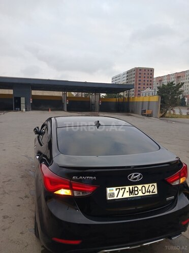 Hyundai Elantra-16