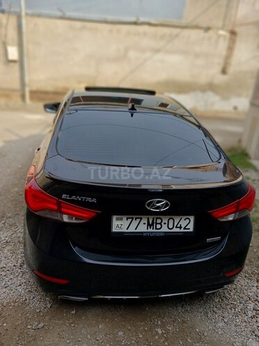 Hyundai Elantra-15
