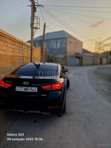 Hyundai Elantra-19