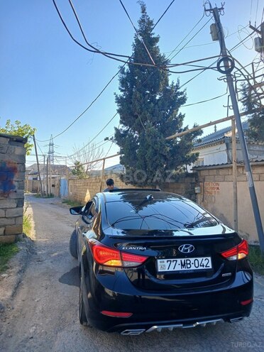 Hyundai Elantra-4