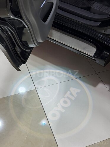 Toyota Land Cruiser Prado-19