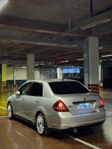 Nissan Tiida-3