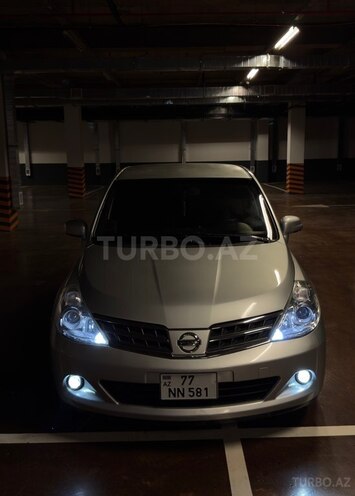 Nissan Tiida-5