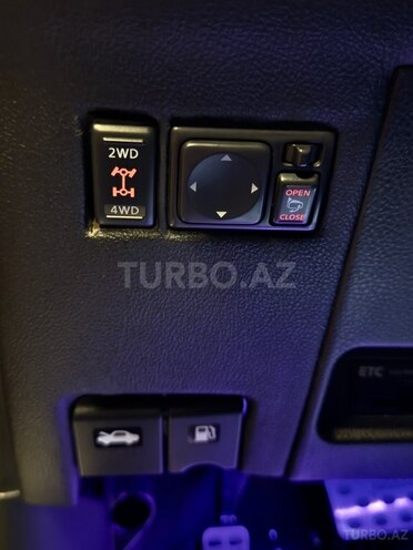 Nissan Tiida-12