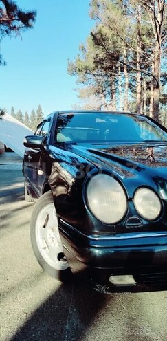 Mercedes E 280-3