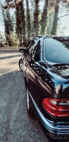 Mercedes E 280-9
