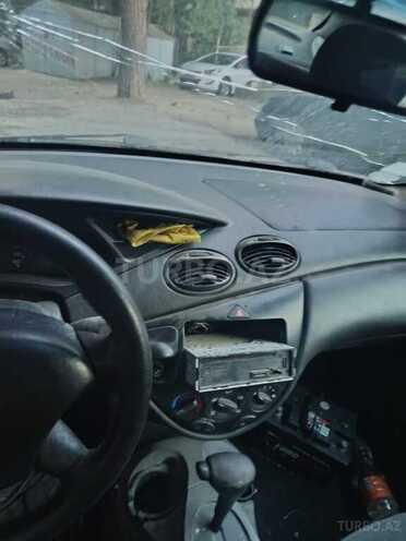 Ford Focus-7