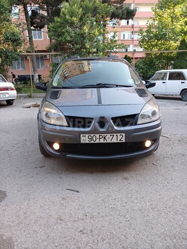 Renault Grand Scenic-1