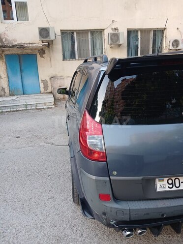 Renault Grand Scenic-4
