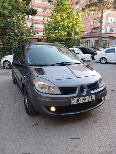 Renault Grand Scenic-6