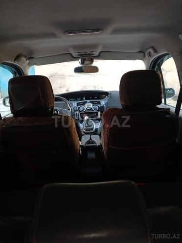 Renault Grand Scenic-11