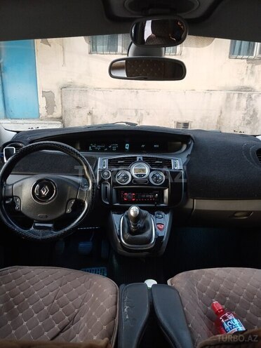 Renault Grand Scenic-9