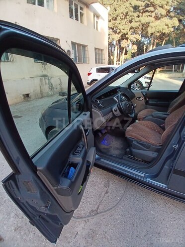 Renault Grand Scenic-14