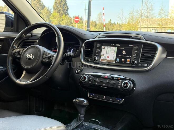 Kia Sorento-13