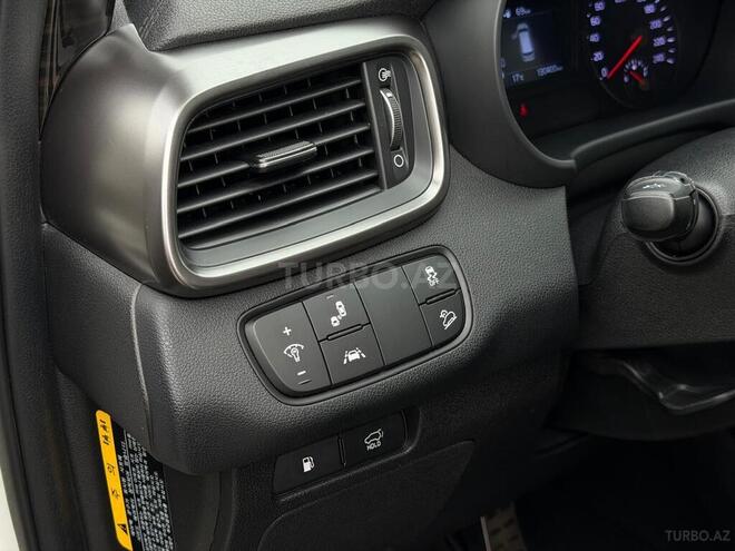 Kia Sorento-16