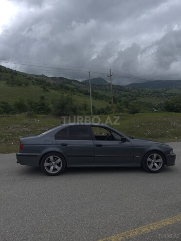 BMW 528-4