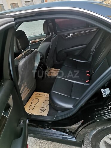 Mercedes C 250-11