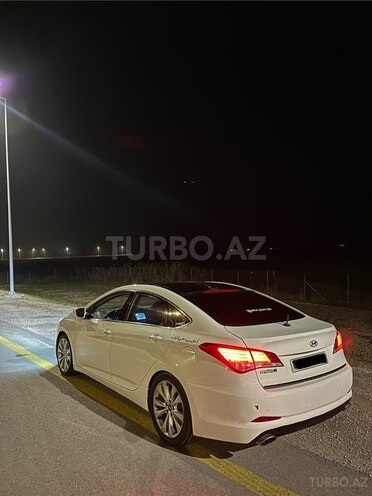 Hyundai i40-10