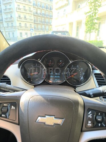 Chevrolet Cruze-10