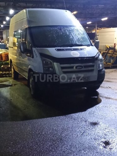 Ford Transit-6