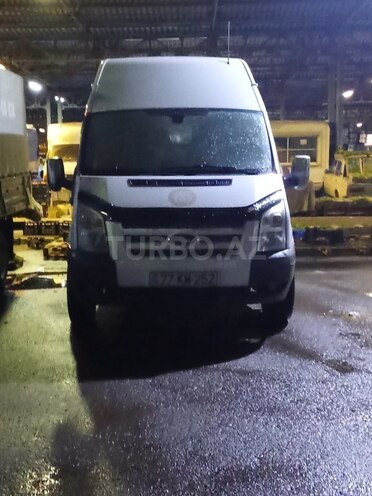 Ford Transit-5
