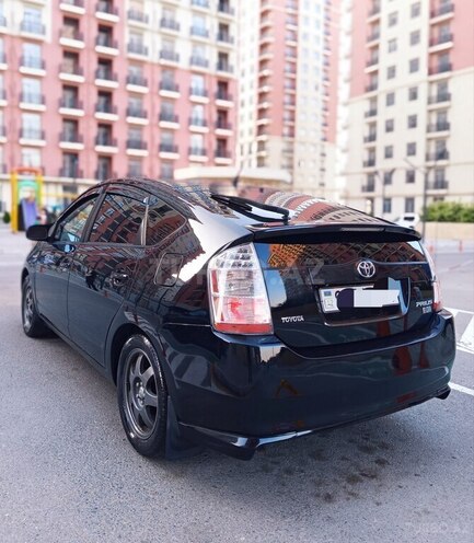 Toyota Prius-4