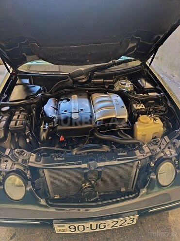 Mercedes E 200-5