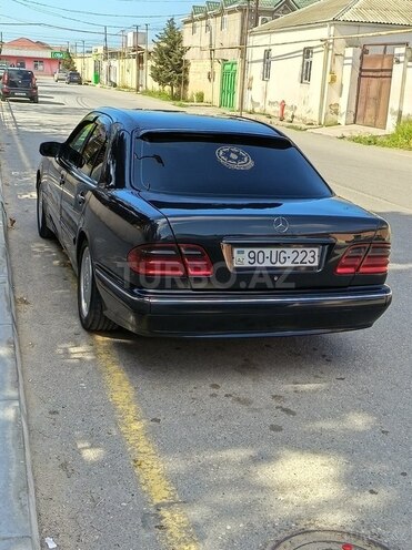 Mercedes E 200-3