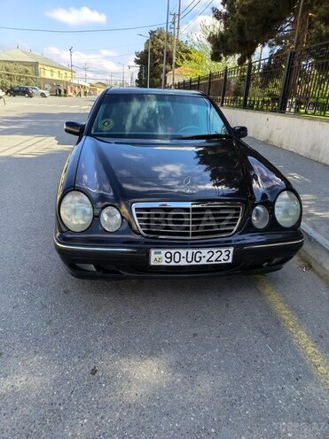 Mercedes E 200-1