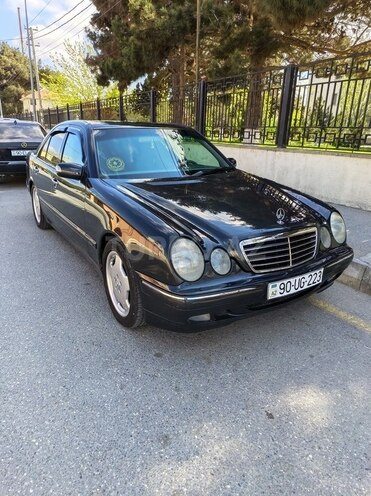 Mercedes E 200-2