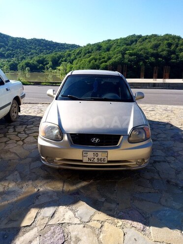 Hyundai Accent-1