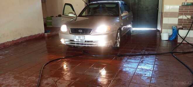 Hyundai Accent-7
