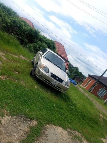 Hyundai Accent-5