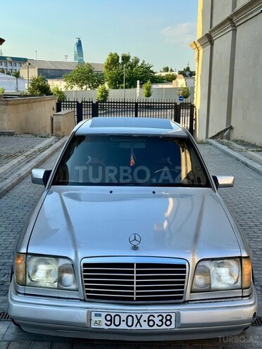 Mercedes 200 E-5