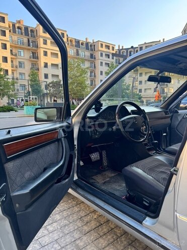 Mercedes 200 E-10